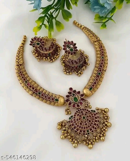 Traditional Kemp Green And Pink Stone set